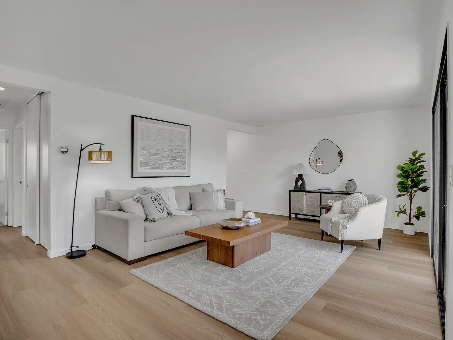 2 bed, 1087 sqft, $2,300 — Photo 1
