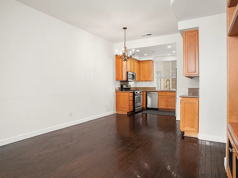 644 Hatfield Dr — Photo 5
