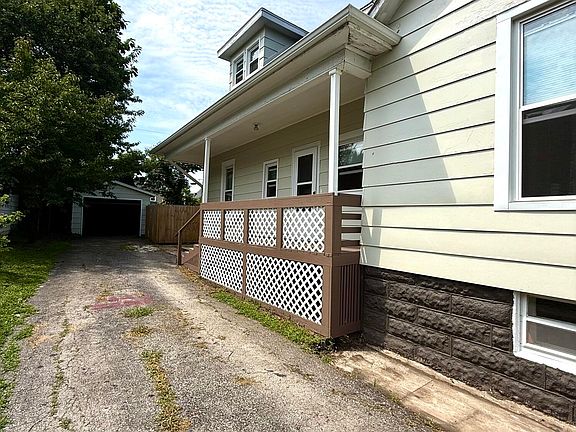 3rd image of 808 W Reed St