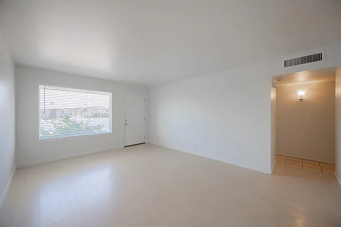 617 E Brown Rd — Photo 5