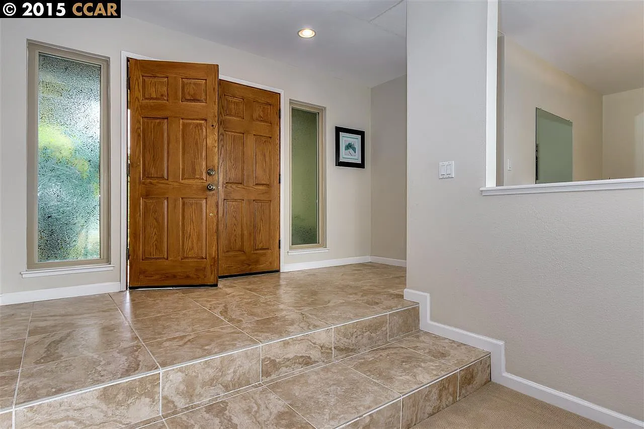 3 bed, 1879 sqft, $4,395 — Photo 4