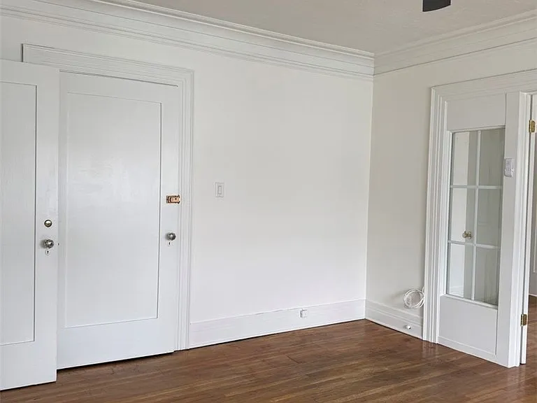 1308 1/2 S Van Ness Ave — Photo 13