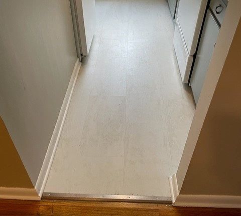 5th image of 915 Country Club Dr #1