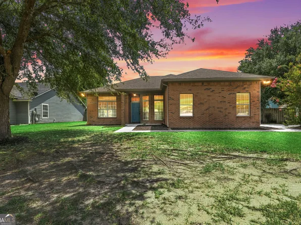 100 Pleasant Breeze Way, Kingsland, GA 31548