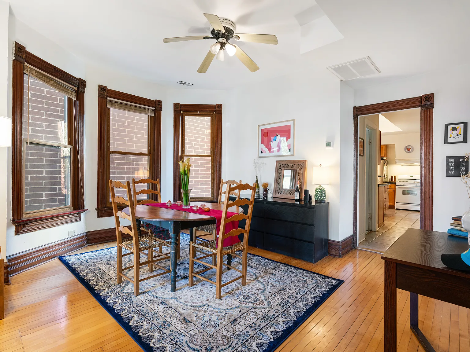 2 bed, 1100 sqft, $2,250 — Photo 4