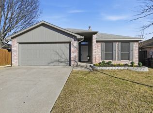 8132 Broken Arrow Rd, Fort Worth, TX 76137