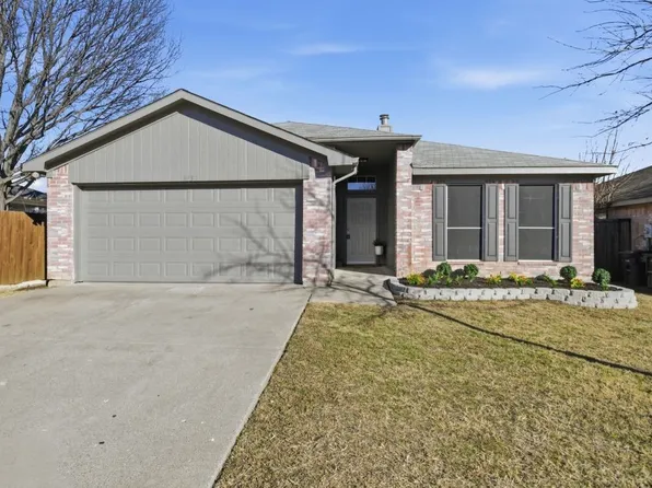 8132 Broken Arrow Rd, Fort Worth, TX 76137
