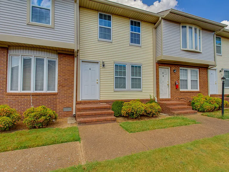 1700 Wedgewood Dr — Photo 23