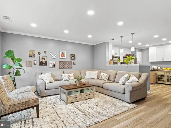 9329 Gooseberry Dr #E, Manassas, VA 20110