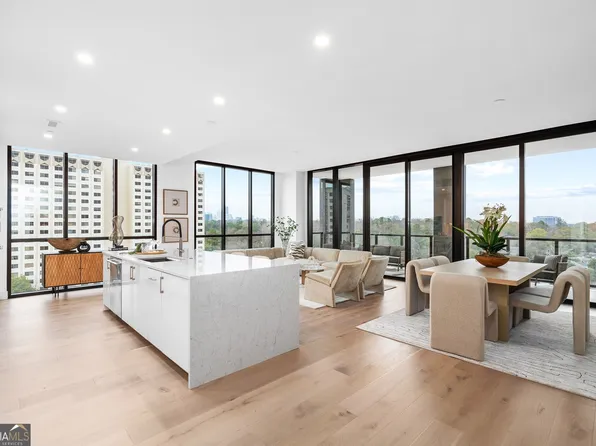 2425 Peachtree Rd NE Unit 1104, Atlanta, GA 30305