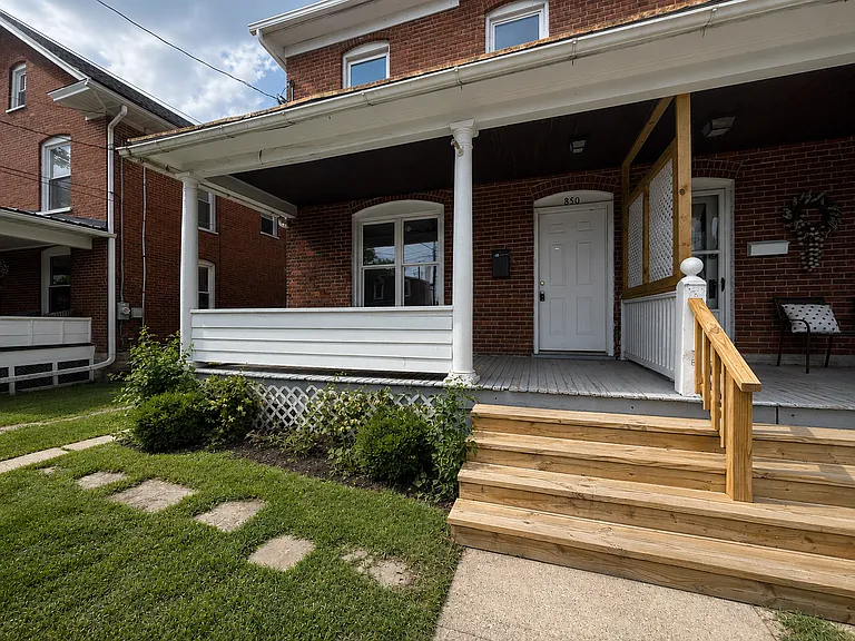 848 Thomas St #850 — Photo 2