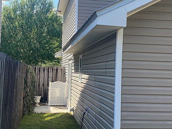4th image of 130 Coral Ln