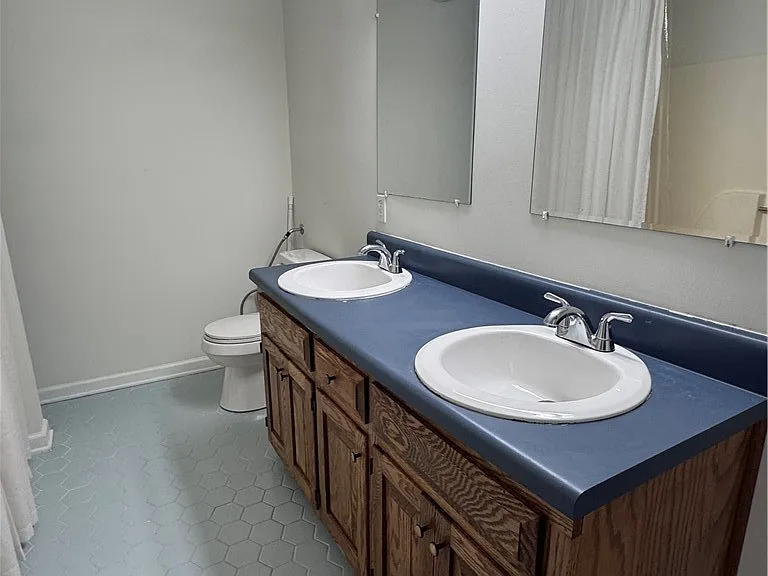 1535 Londonderry Pl — Photo 22