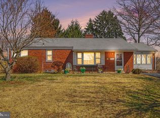 2203 Dickens Ln, Broomall, PA 19008