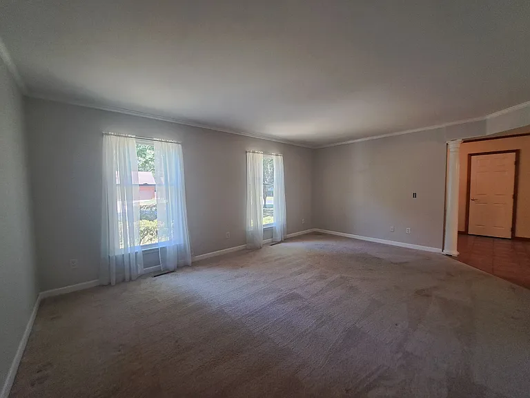 11 Roberts Rd — Photo 12