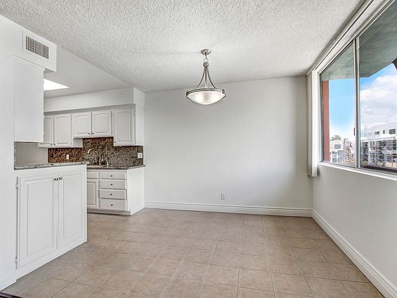 2nd image of 1467 Rexford Dr APT 203
