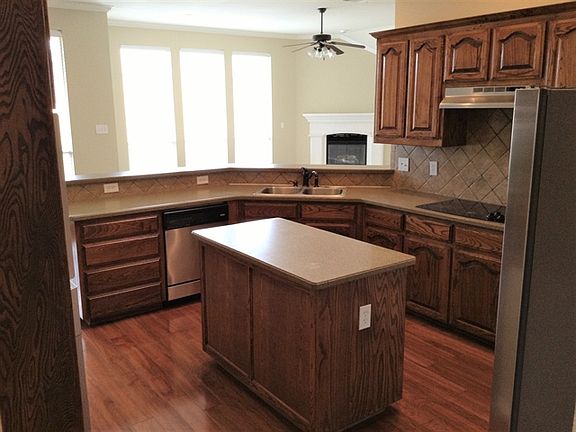 3rd image of 522 Flora Vista Ct