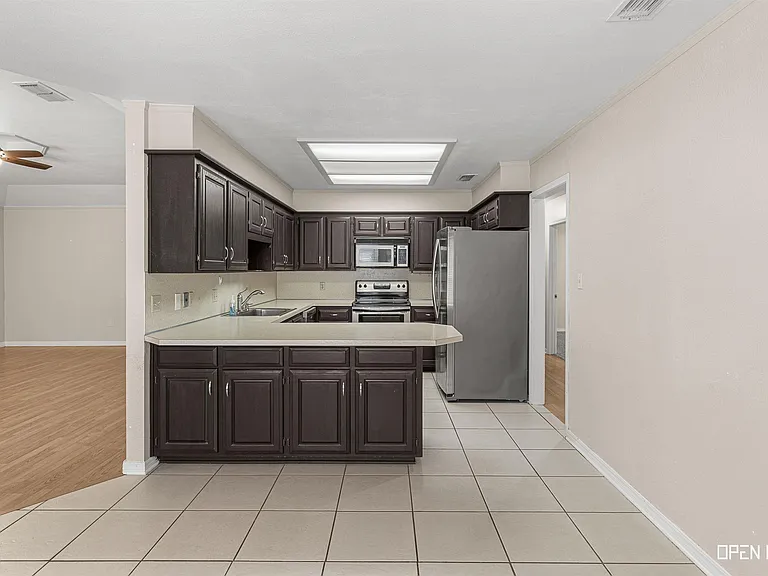 2720 Shepherds Gln — Photo 10
