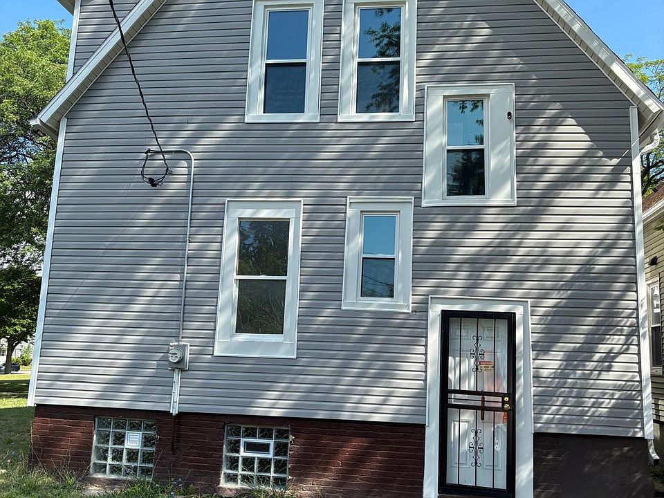 2nd image of 321 E Burleigh St