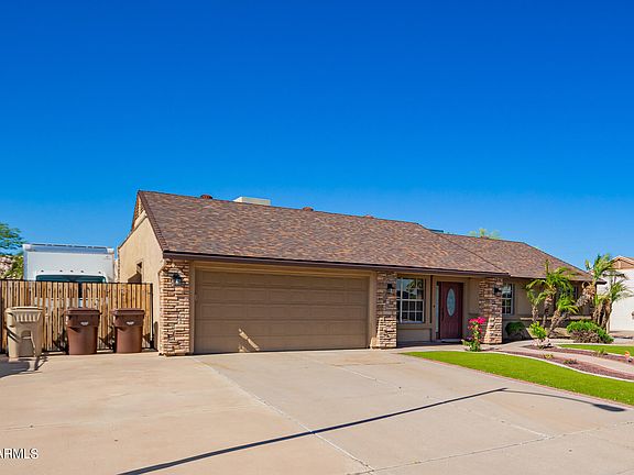 3rd image of 6732 W SUNNYSIDE Drive