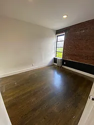 Rented by City Prime Commercial Realty 