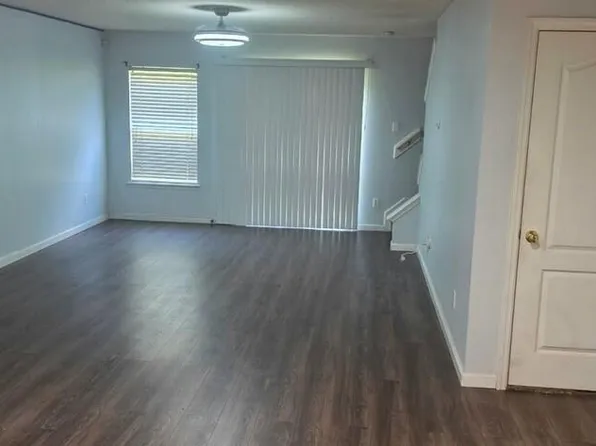4796 Playschool Dr, Jacksonville, FL 32210