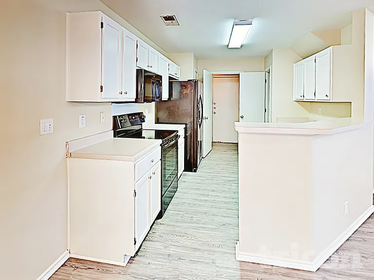 6734 Sandy Point Dr — Photo 8