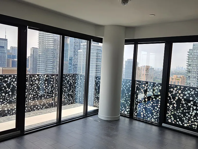 55 Charles St E #2706 — Photo 38