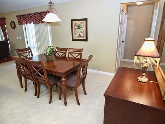 LP5P217WC-Breakfast-Nook