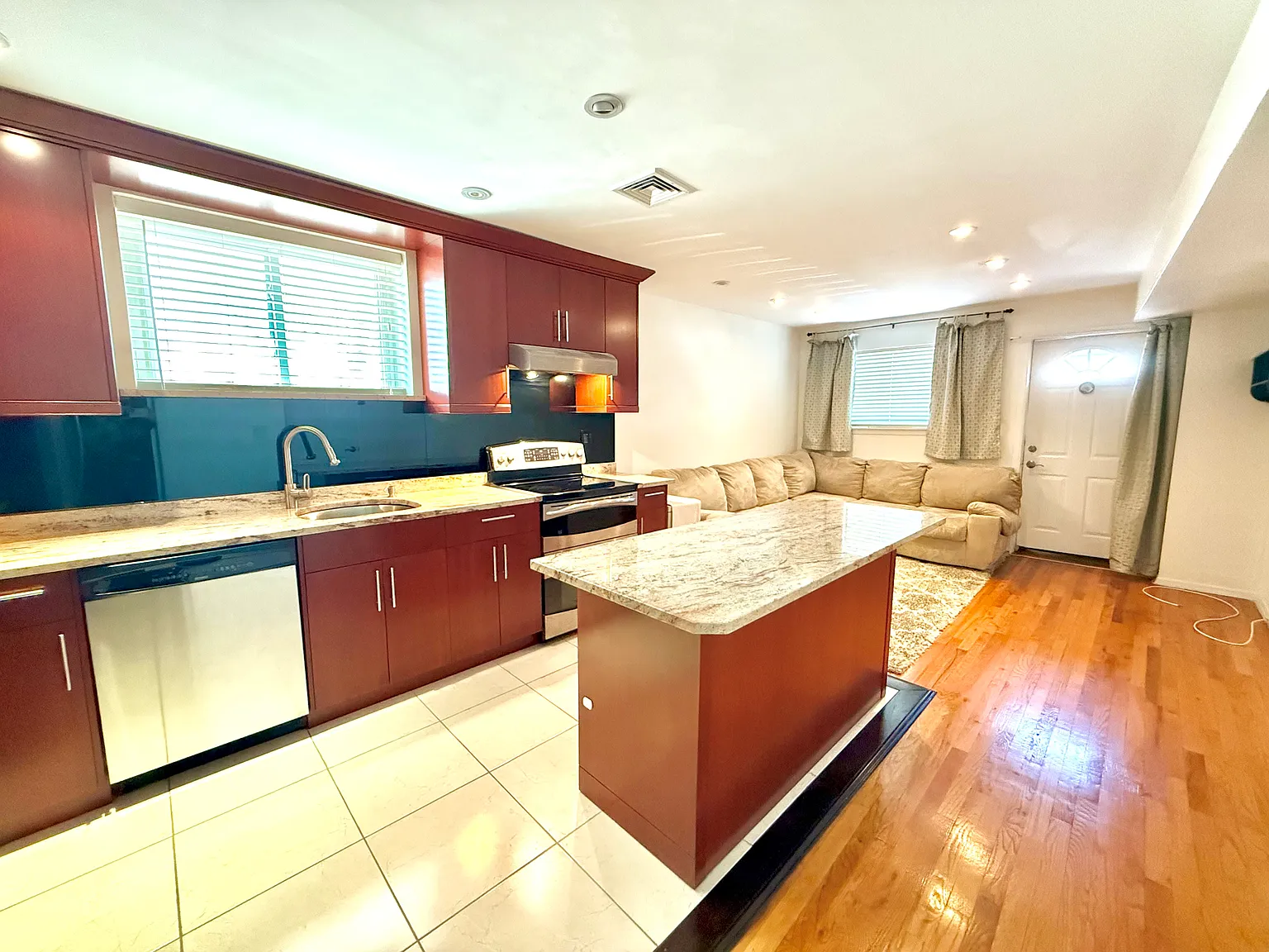 2 bed, 1150 sqft, $3,200 — Photo 4