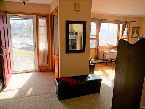 3rd image of 307 Balmville Ln