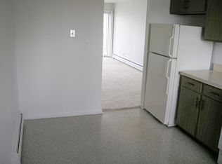 311 Park St APT 2B, Bensenville, IL 60106
