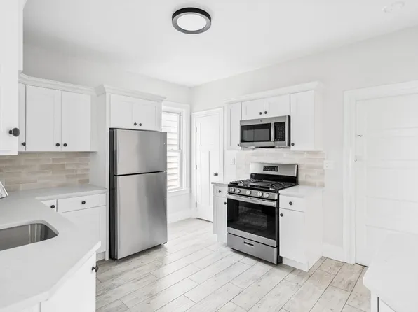 33 Harbor View St #1, Dorchester, MA 02125