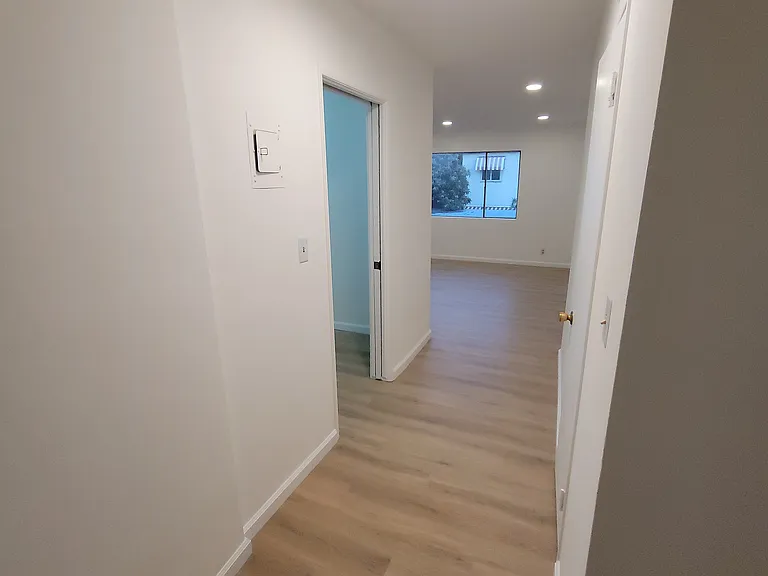 332 N Isabel St #7 — Photo 14