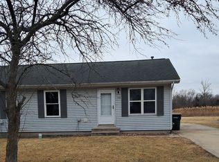 150 N 4th Ave, Coal City, IL 60416