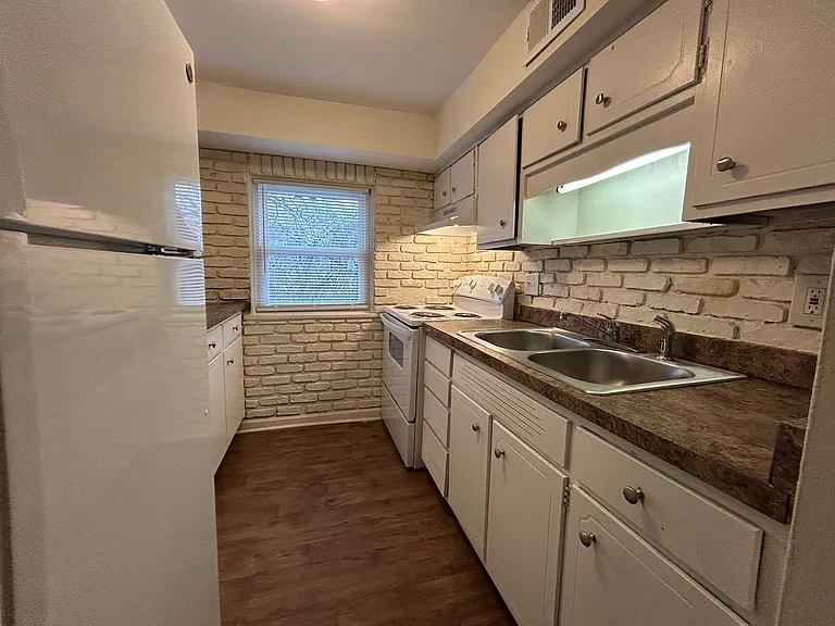 Creekstone Village — Photo 9