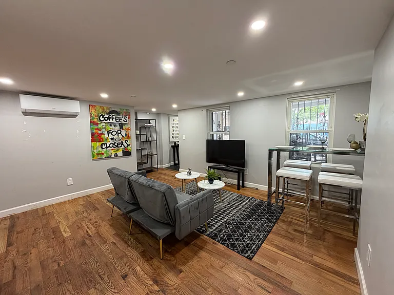 75 Woodbine St #1B — Photo 1