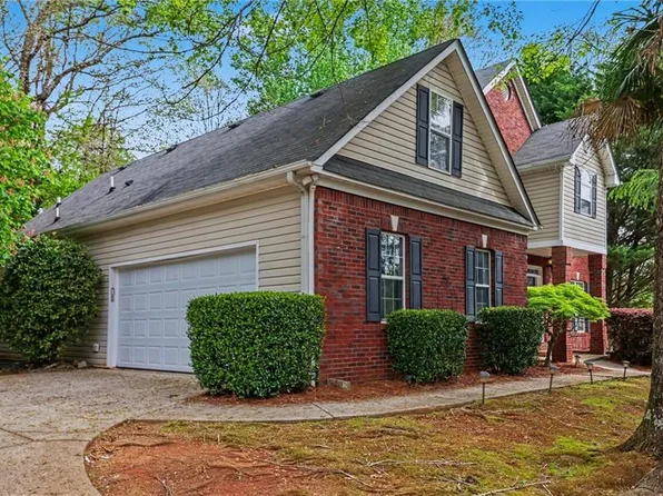 3055 Heatherstone Dr, Cumming, GA 30041