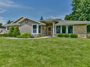 12960 W Crawford Dr, New Berlin, WI 53151
