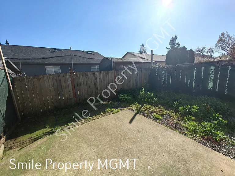 12616 SE Taggart St — Photo 20
