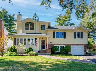 36 Maxwell Rd, Garden City, NY 11530