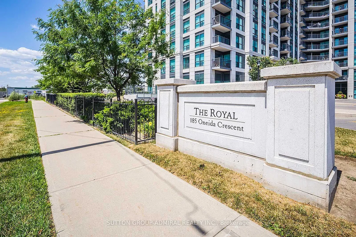 Building Photo - 185 Oneida Cres #LPH2