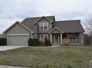 2704 SW Sherwood Park Dr, Topeka, KS 66614