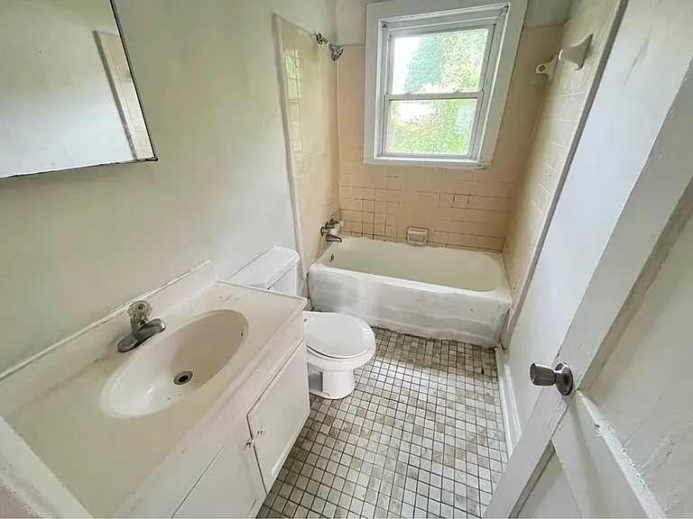 120 Brookland Cir — Photo 4