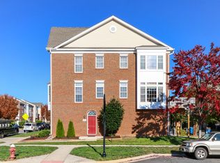 42634 Pine Forest Dr, Chantilly, VA 20152