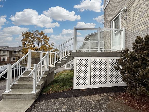 2nd image of 648 Doon Village Rd #10