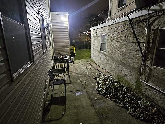 5th image of 1705 W Master St #R2