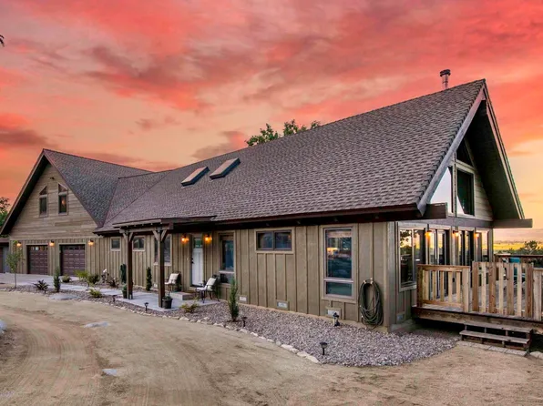 210 Autumn Hills Rd, Gardnerville, NV 89460