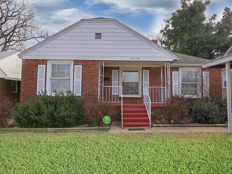 1st image of 2208 NE 18th St