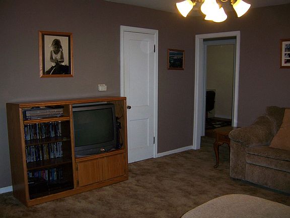 3rd image of 134 Stanley Dr